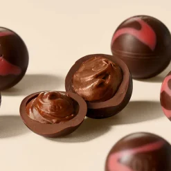 Dark Chocolate|Fruity Chocolate<Hotel Chocolat Raspberry Nutmilk Ganache Selector